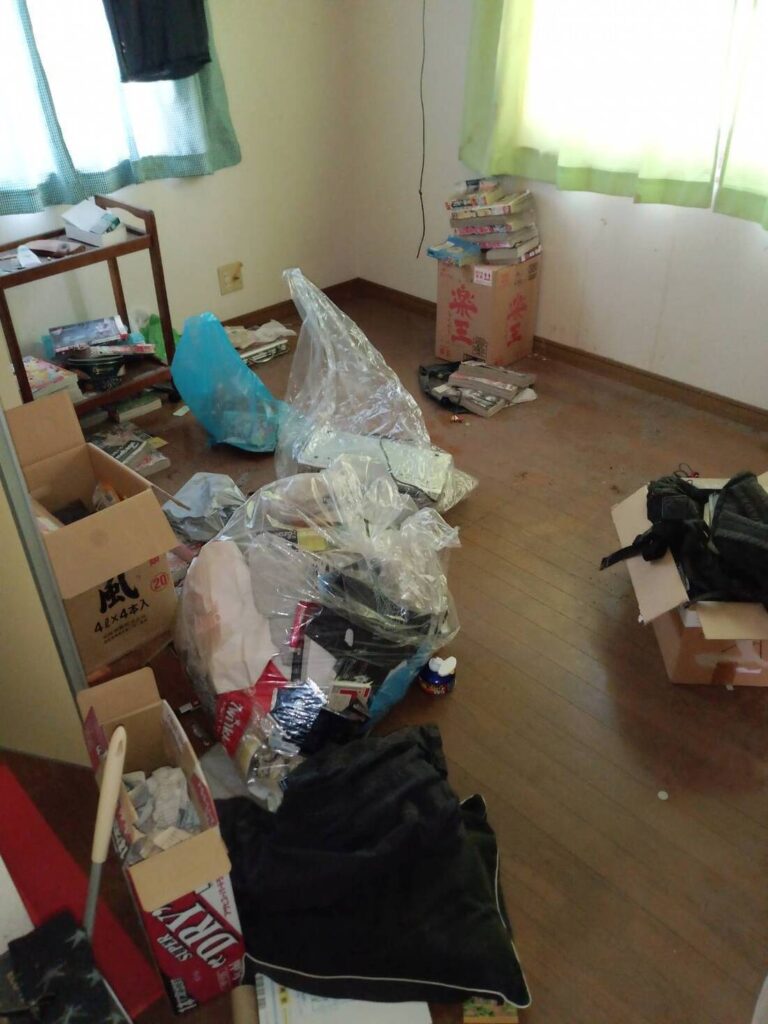 汚部屋のお掃除犬猫屋敷の清掃